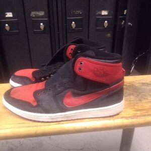 Nike Men's Red and Black High-Top Sneakers